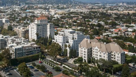 Aerial view of 410 N Rossmore Avenue looking north