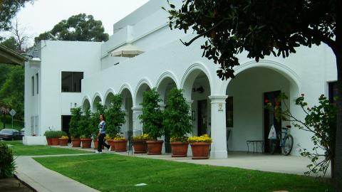 View of the Barlow Respiratory Hospital in Elysian Heights