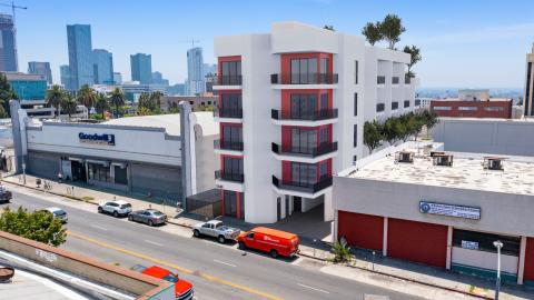 View of 15450 W 6th Street looking southeast toward Downtown