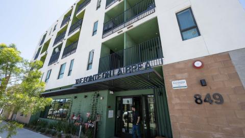 Entrance to the Pointe on La Brea